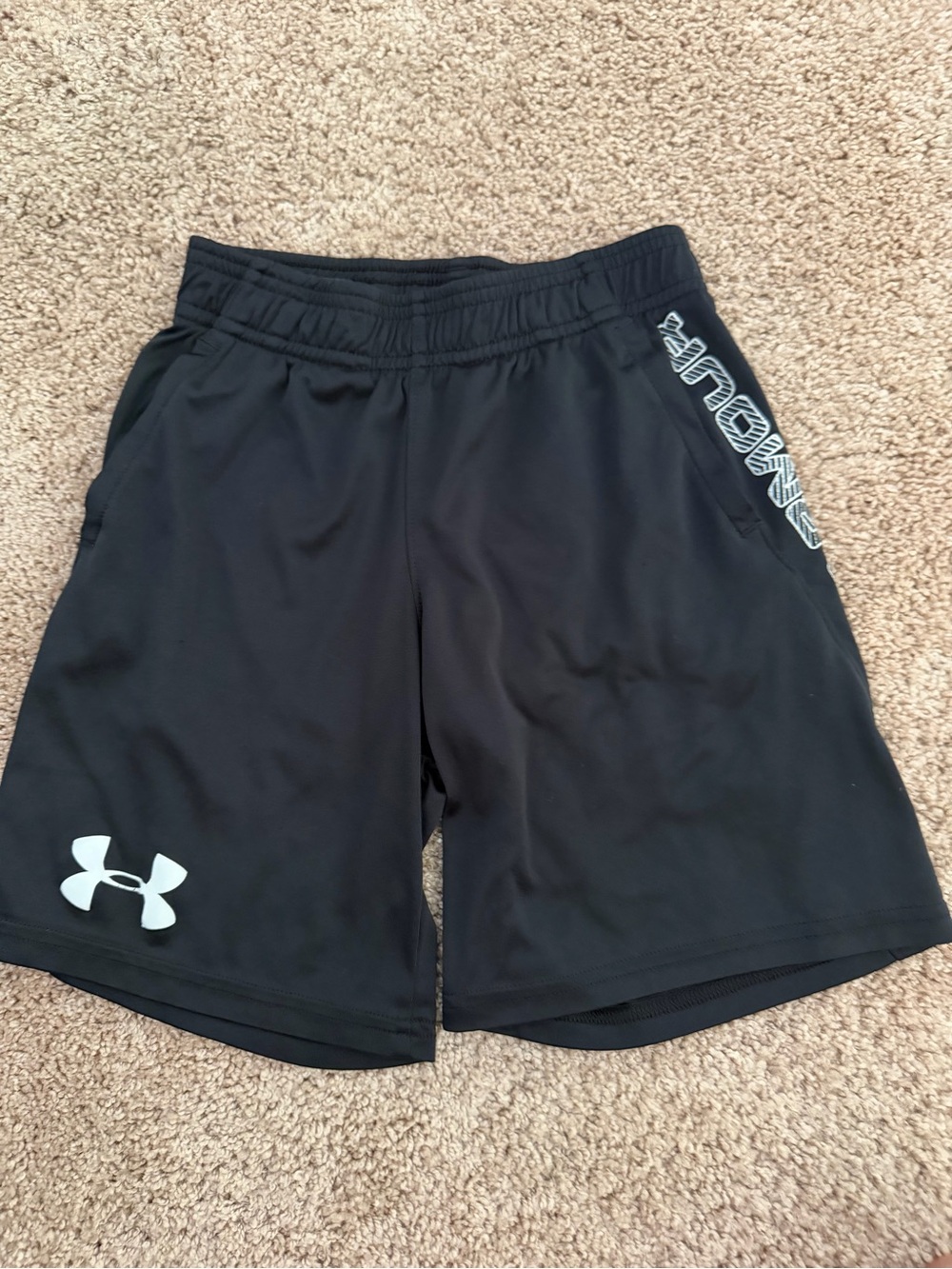 Under Armour Boys HeatGear Loose Fit Athletic Shorts Black Graphic Youth YXS